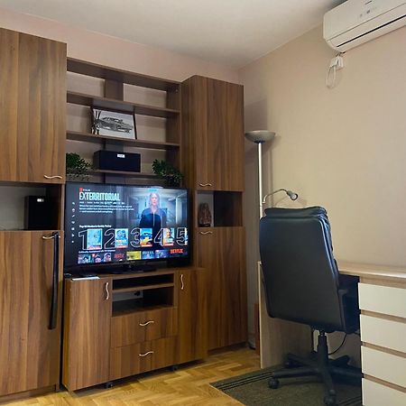 Mila Apartment Нови-Сад Экстерьер фото